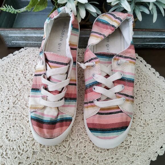 Madden Girl Women's 7.5 Slip On No Tie Colorful Sneakers Rainbow Stripe - Picture 1 of 4